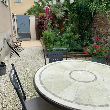 Maison De Idéale Avec Extérieur